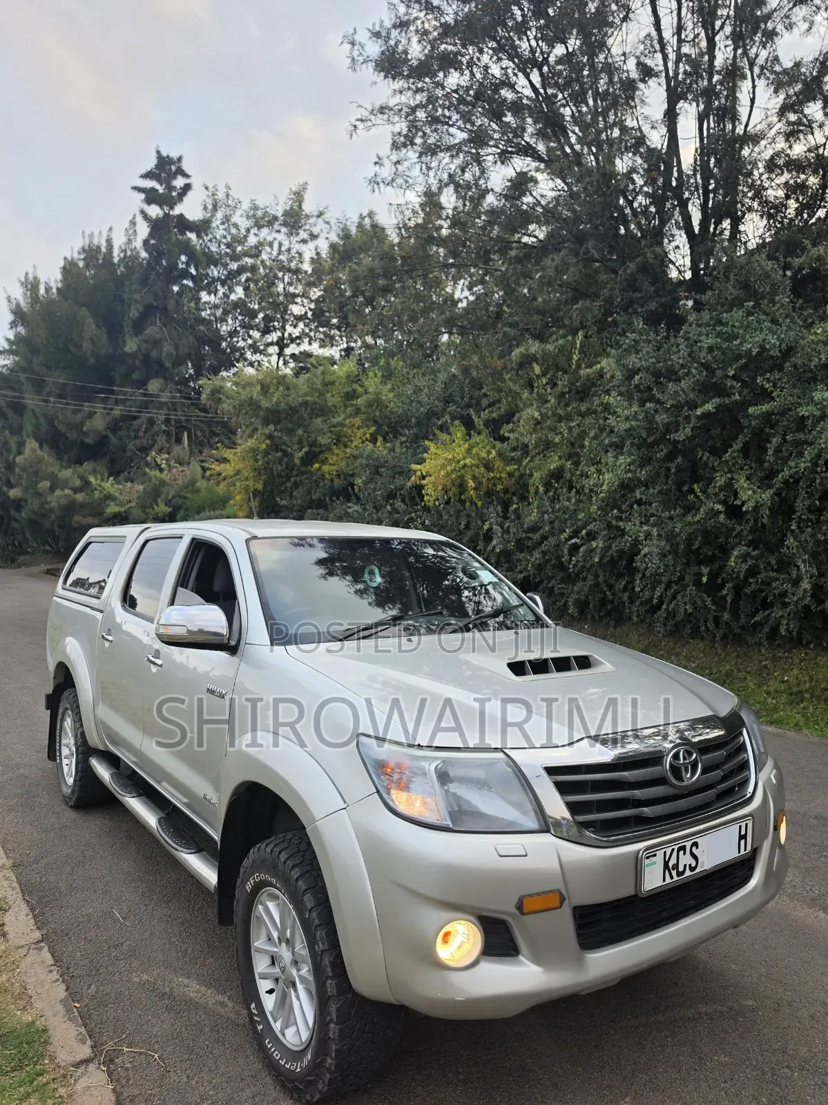 Toyota Hilux 2012 Gray