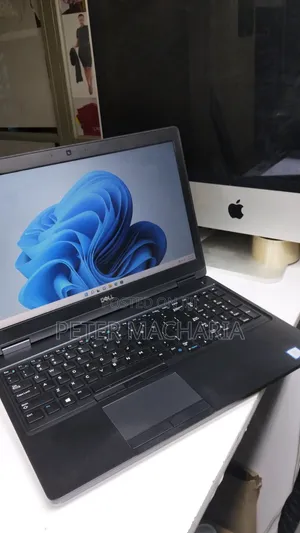 Laptop Dell Latitude 5590 8GB Intel Core i5 HDD+SSD 256GB