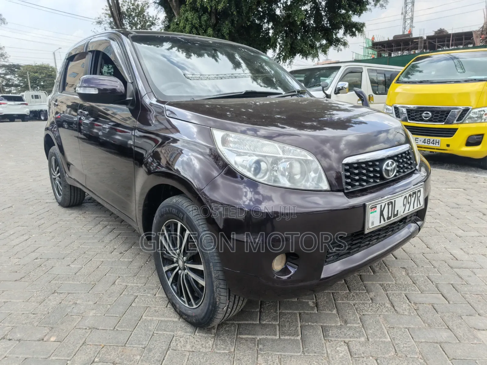 Toyota Rush 2015 Maroon