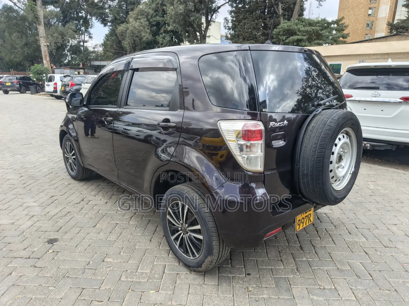 Toyota Rush 2015 Maroon