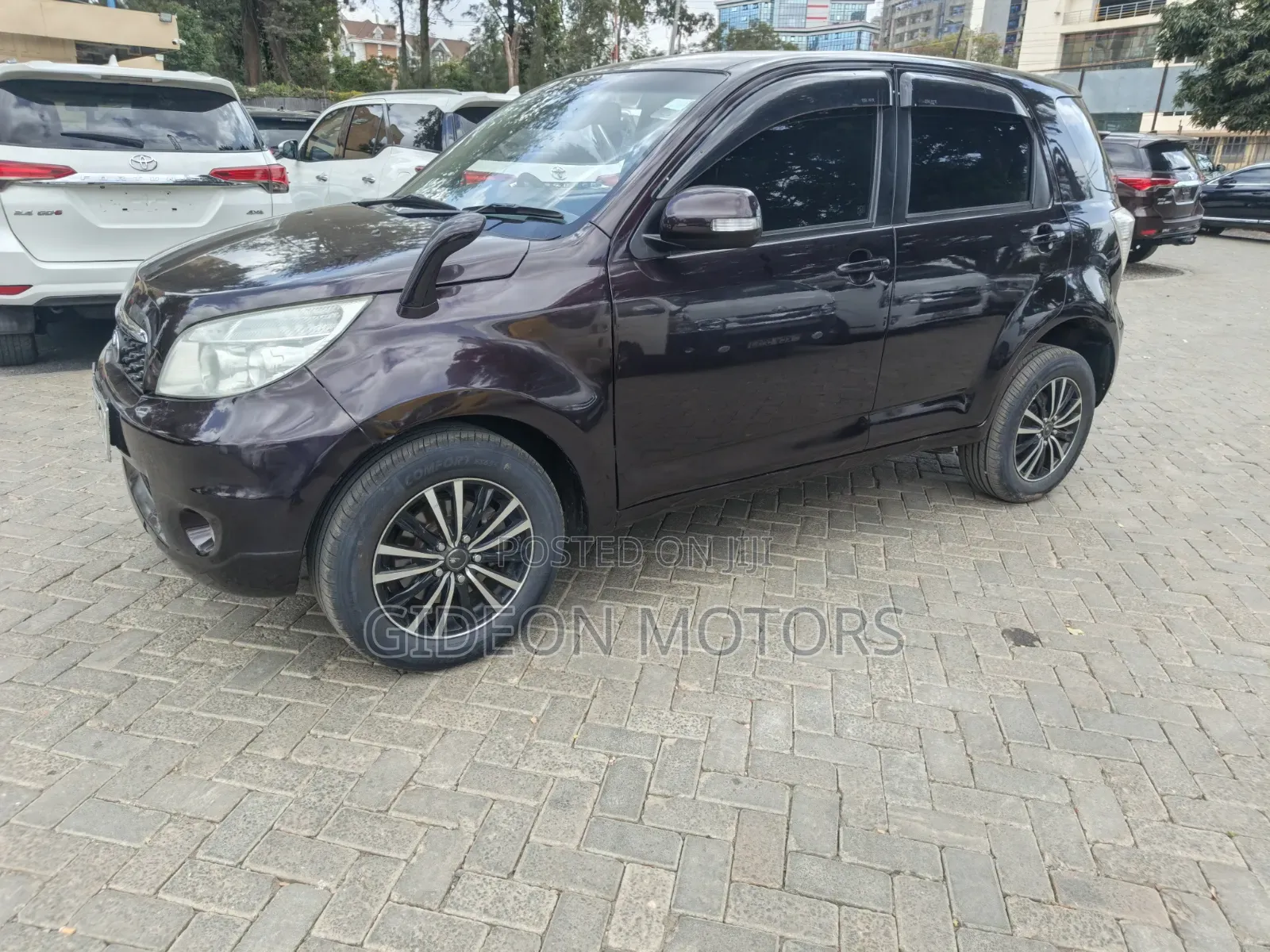 Toyota Rush 2015 Maroon
