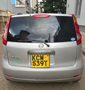 Nissan Note 2011 Silver