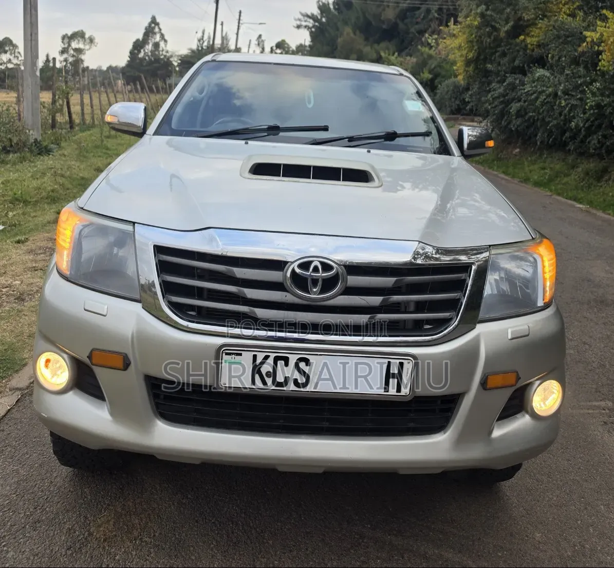 Toyota Hilux 2012 Gray
