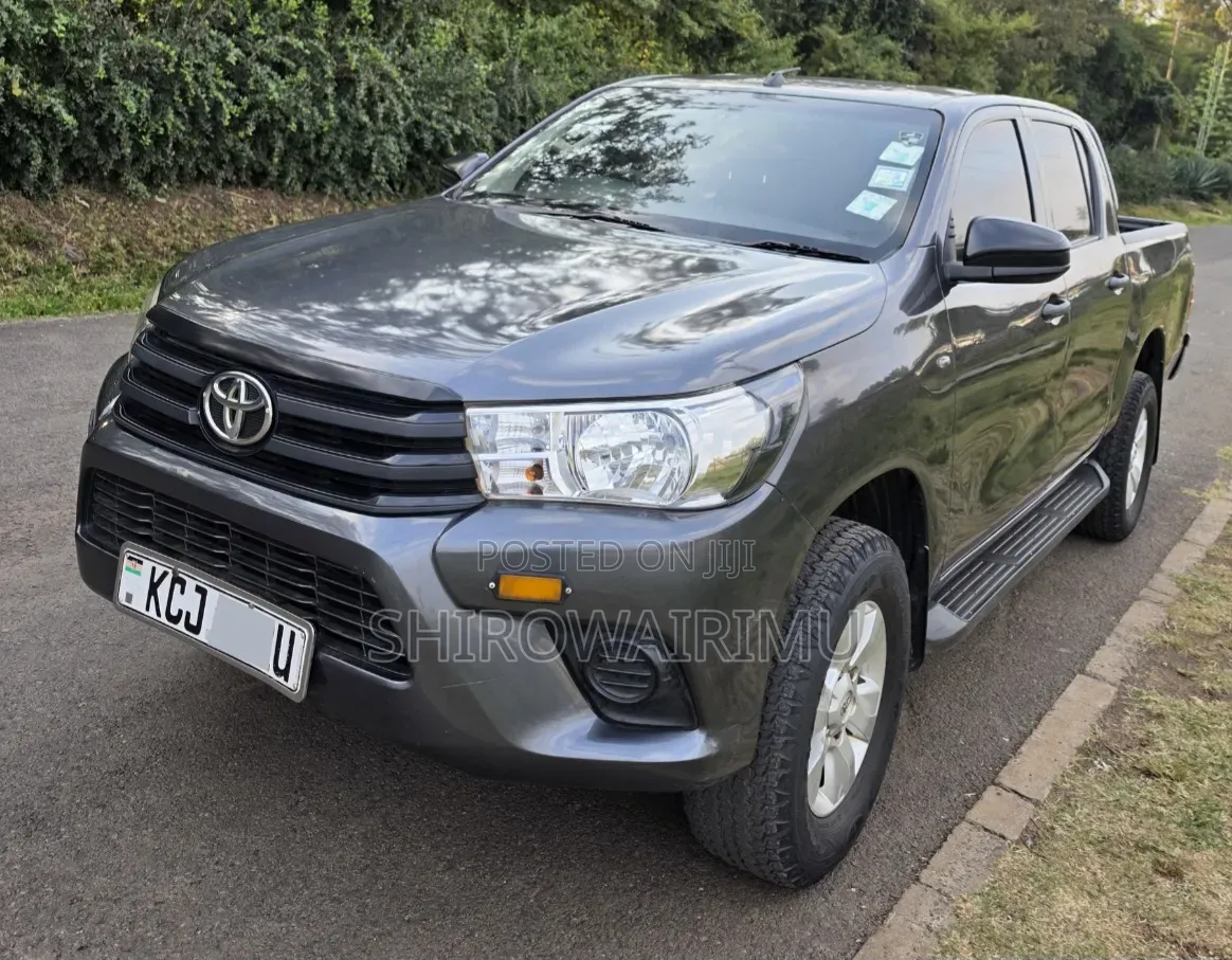 Toyota Hilux 2016 Gray