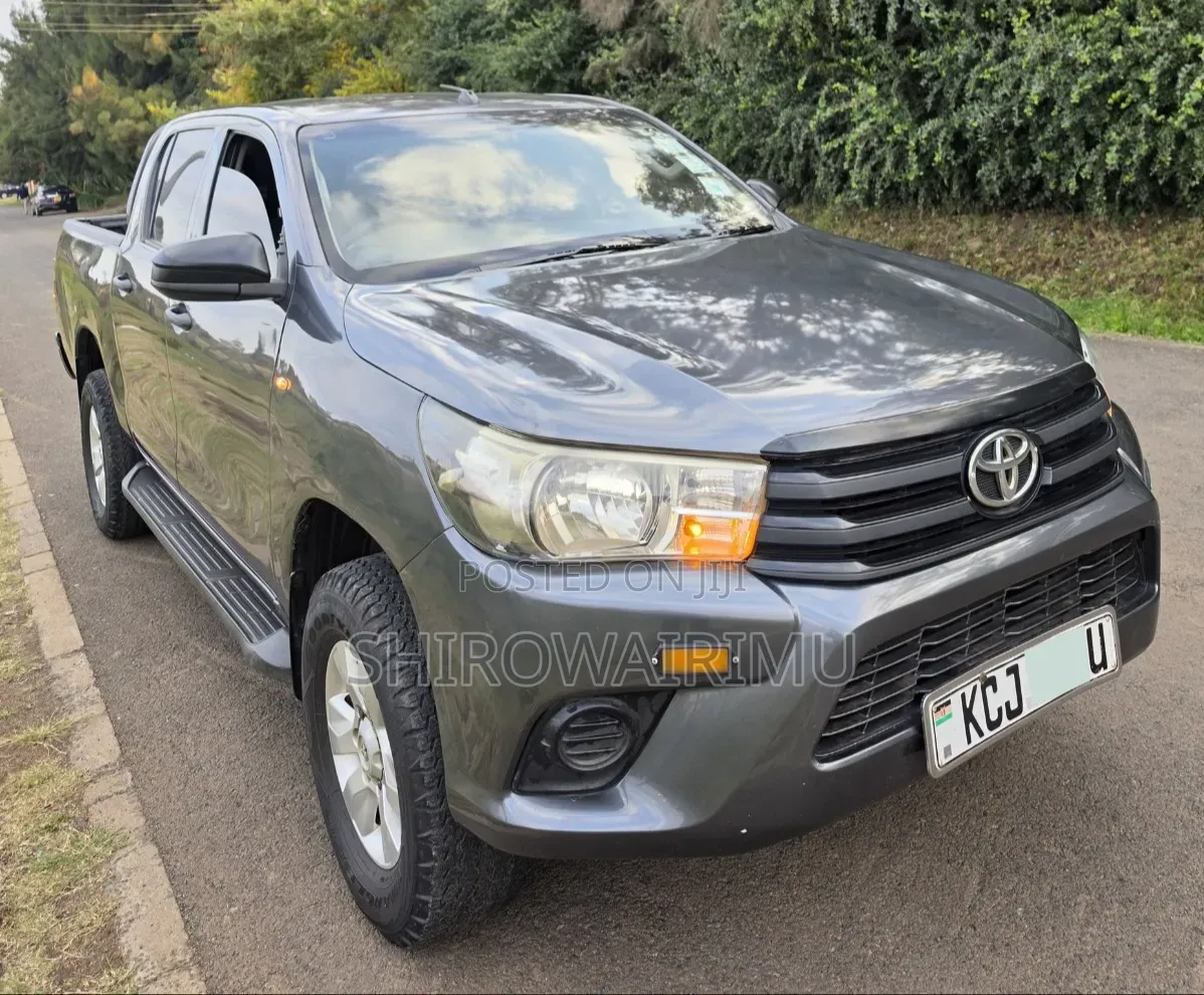 Toyota Hilux 2016 Gray