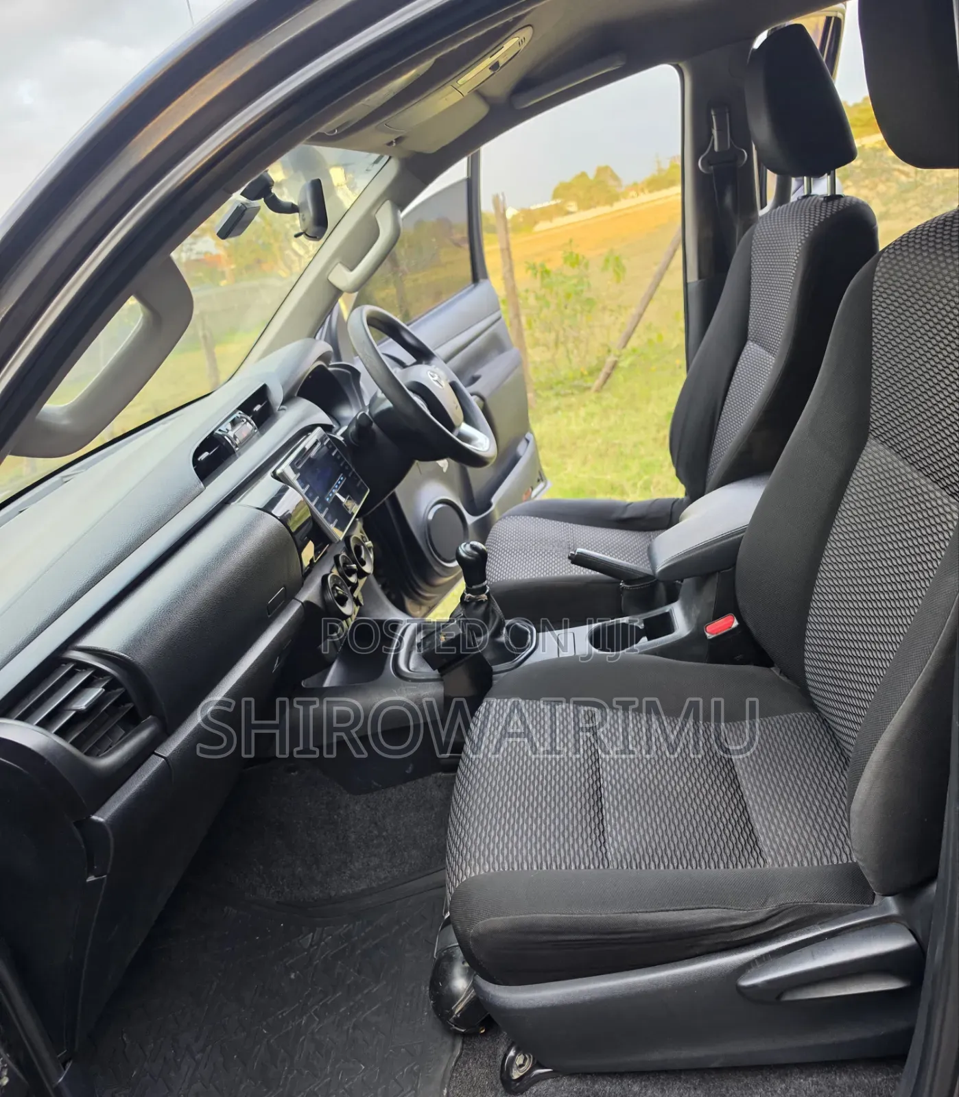 Toyota Hilux 2016 Gray