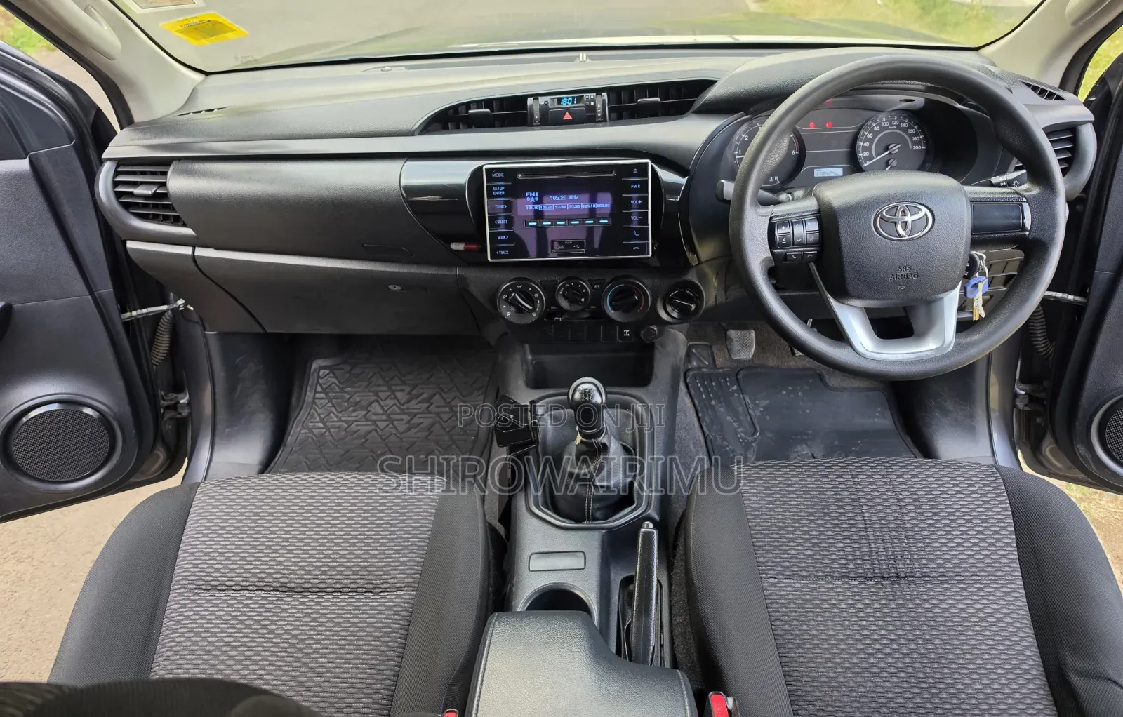 Toyota Hilux 2016 Gray