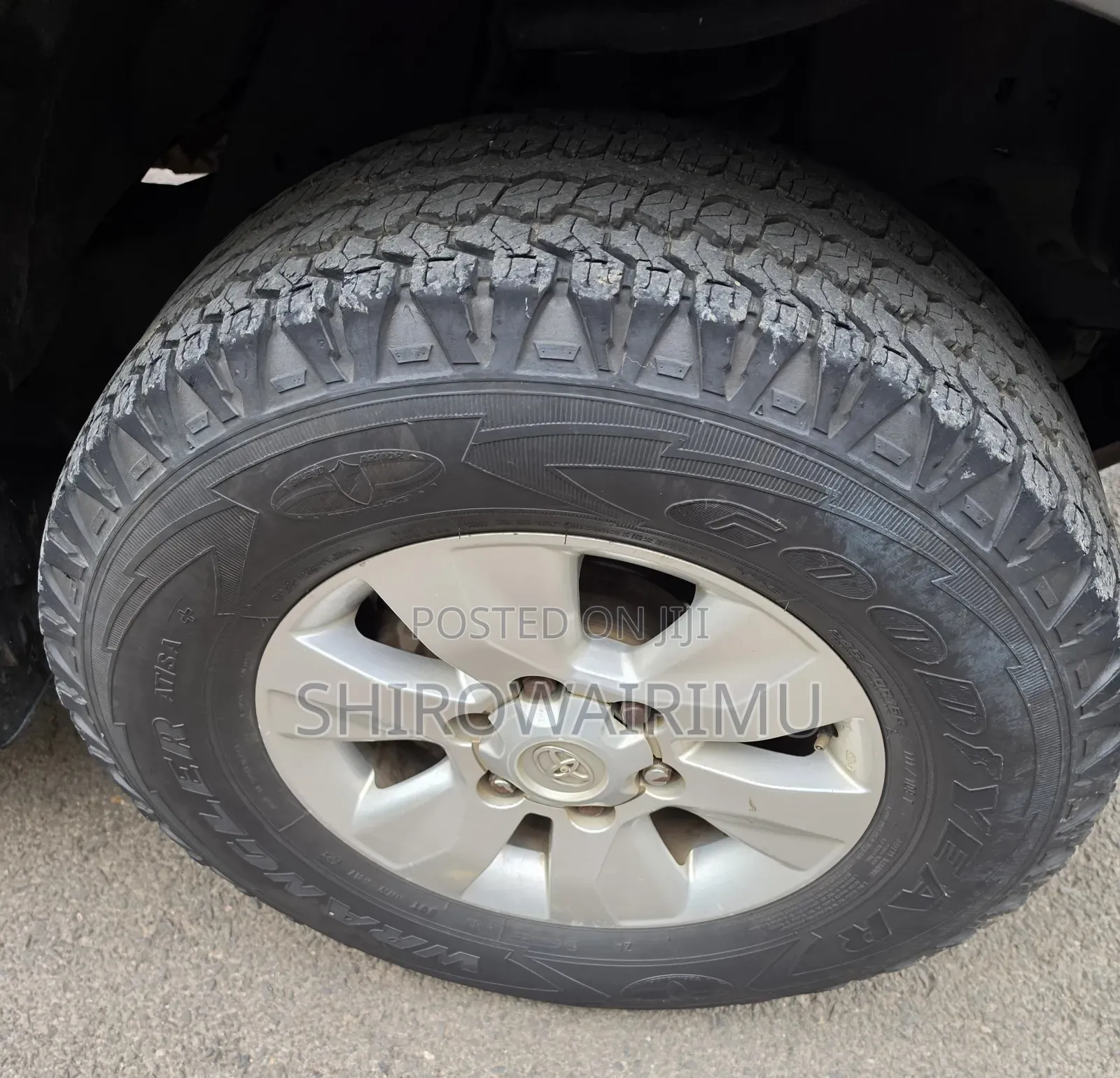 Toyota Hilux 2016 Gray