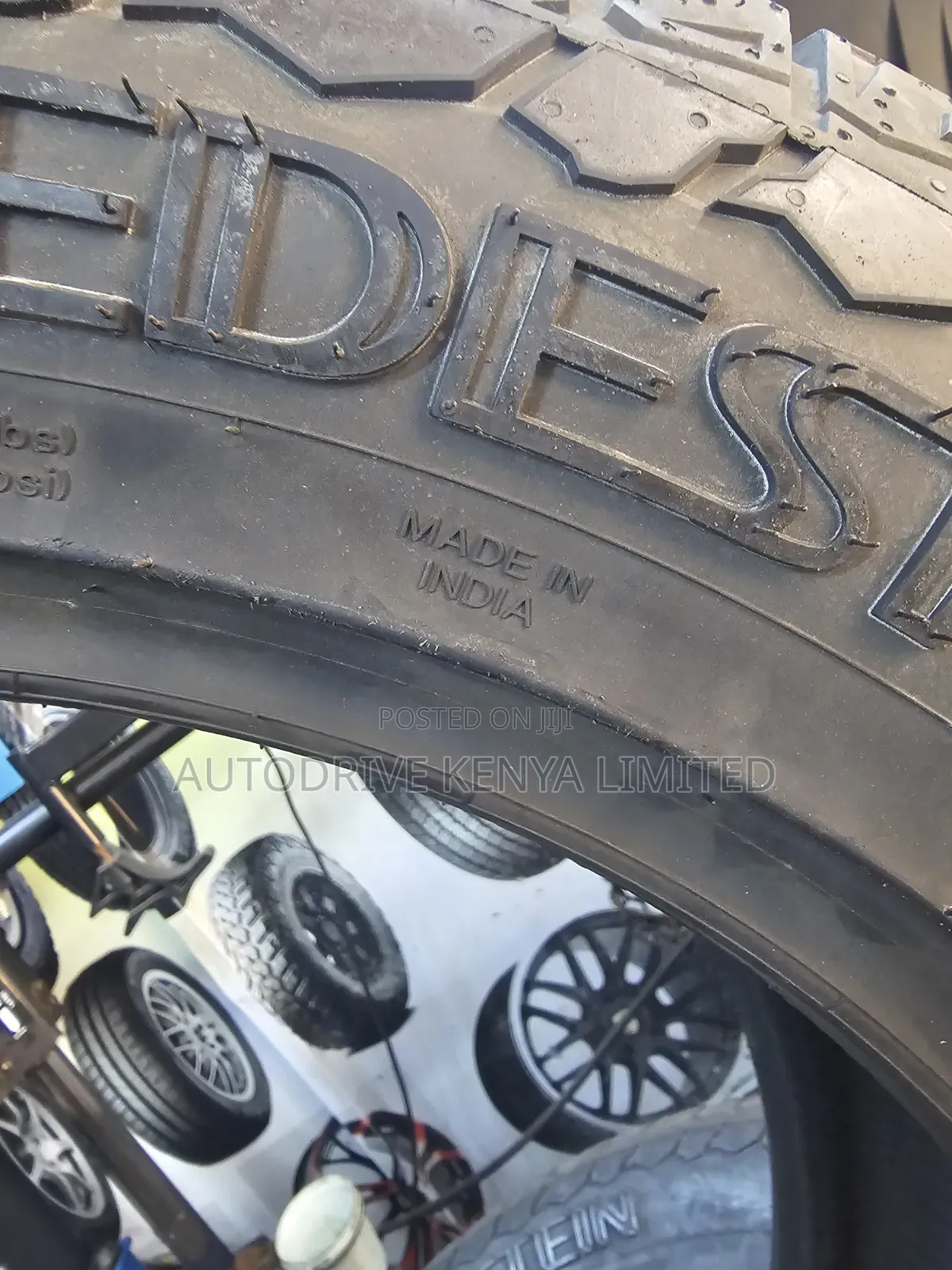 275/55r20 Vredestein All Terrain Tire