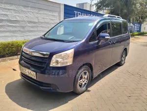 Toyota Noah 2008 Blue