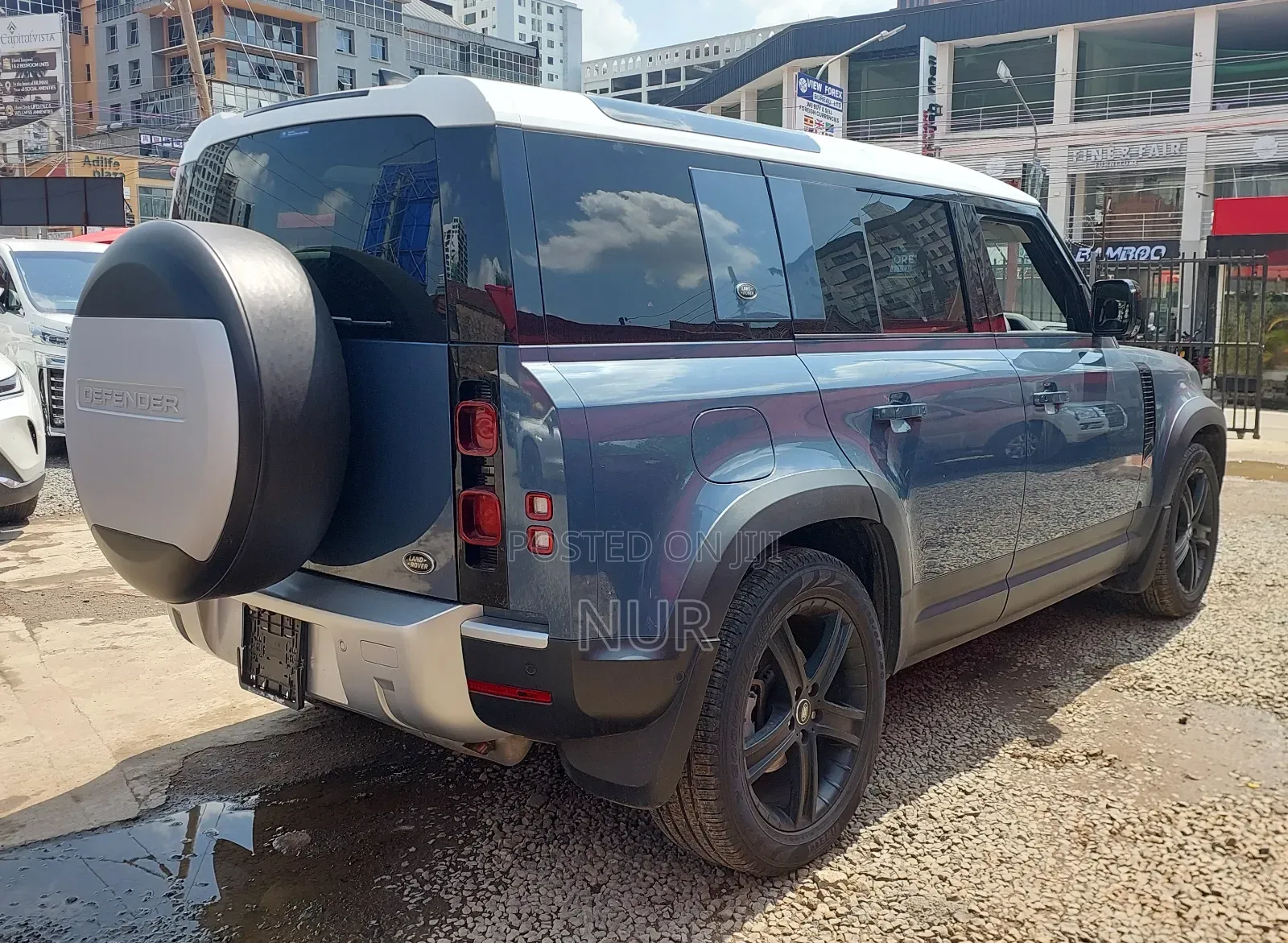 Land Rover Defender 2020 Blue
