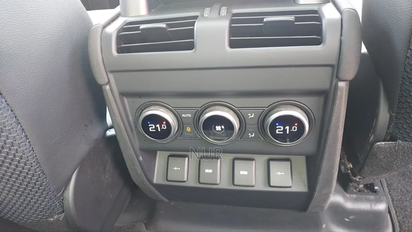Land Rover Defender 2020 Blue
