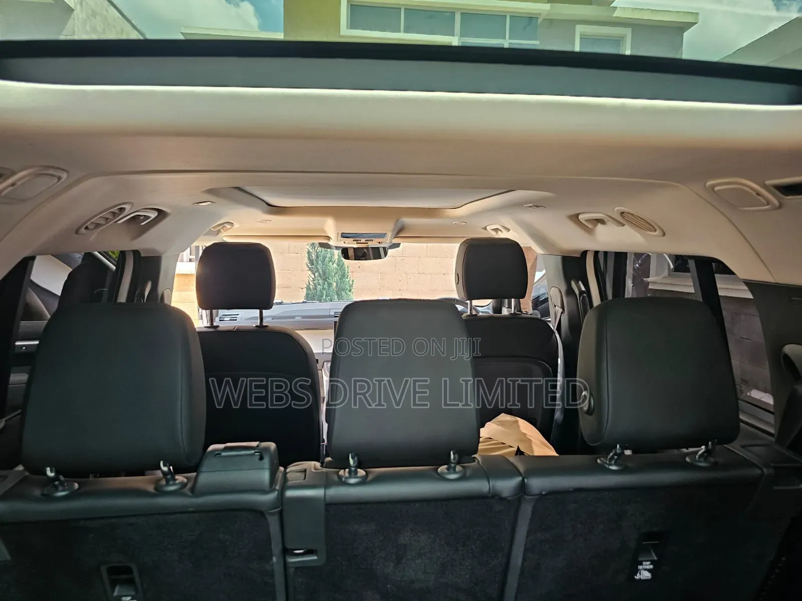 Land Rover Defender 2024 White
