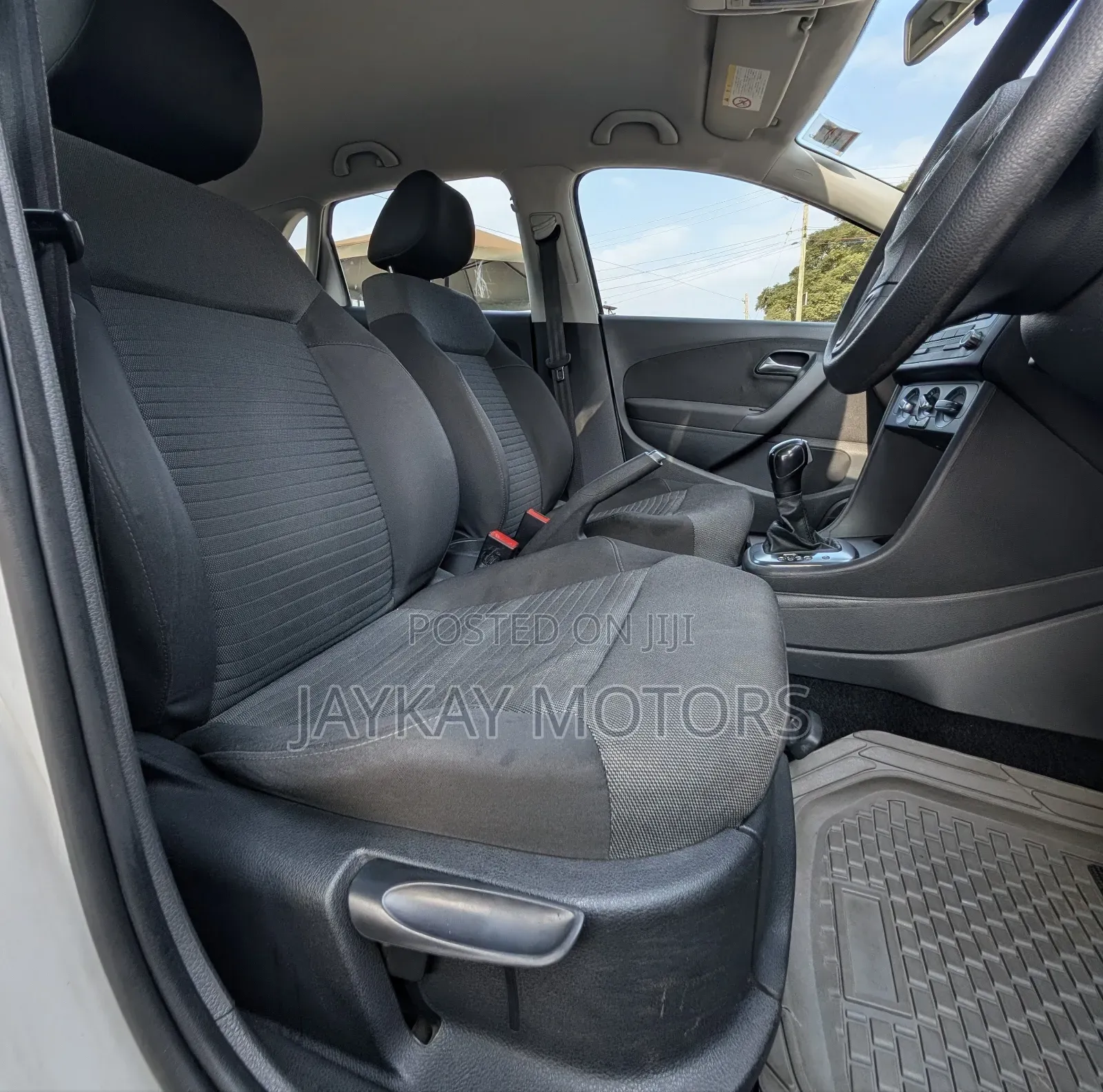 Volkswagen Polo 2012 White