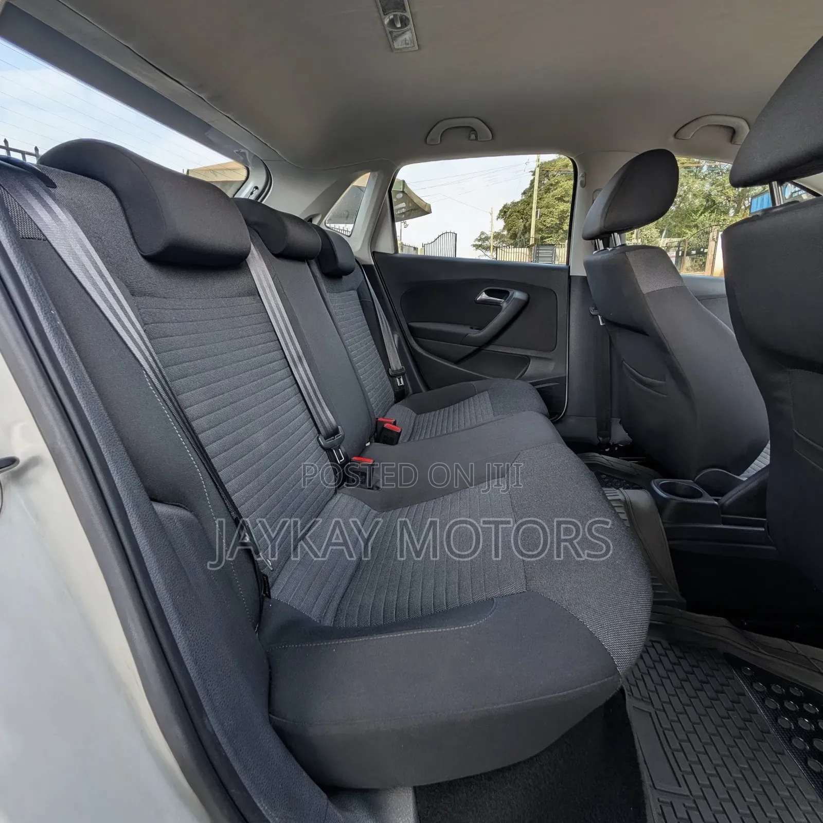 Volkswagen Polo 2012 White