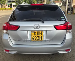 Toyota Corolla Fielder 2015 Silver
