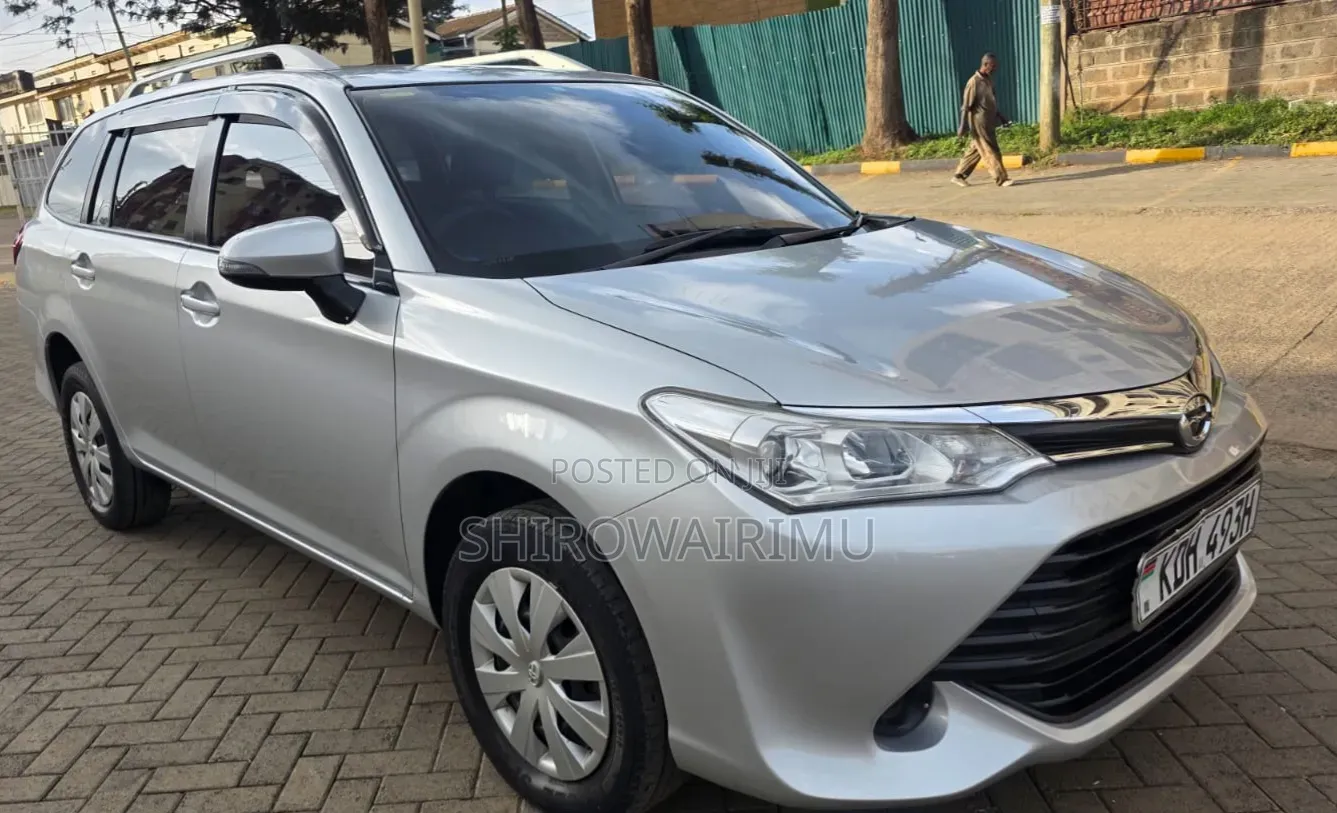 Toyota Corolla Fielder 2015 Silver