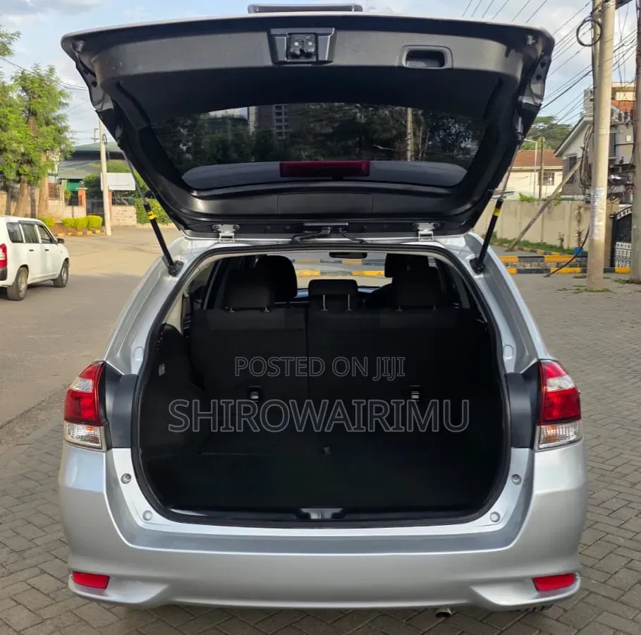 Toyota Corolla Fielder 2015 Silver