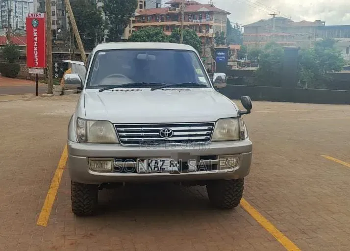 Toyota Land Cruiser Prado 2.7 16V 5dr 2000 Beige