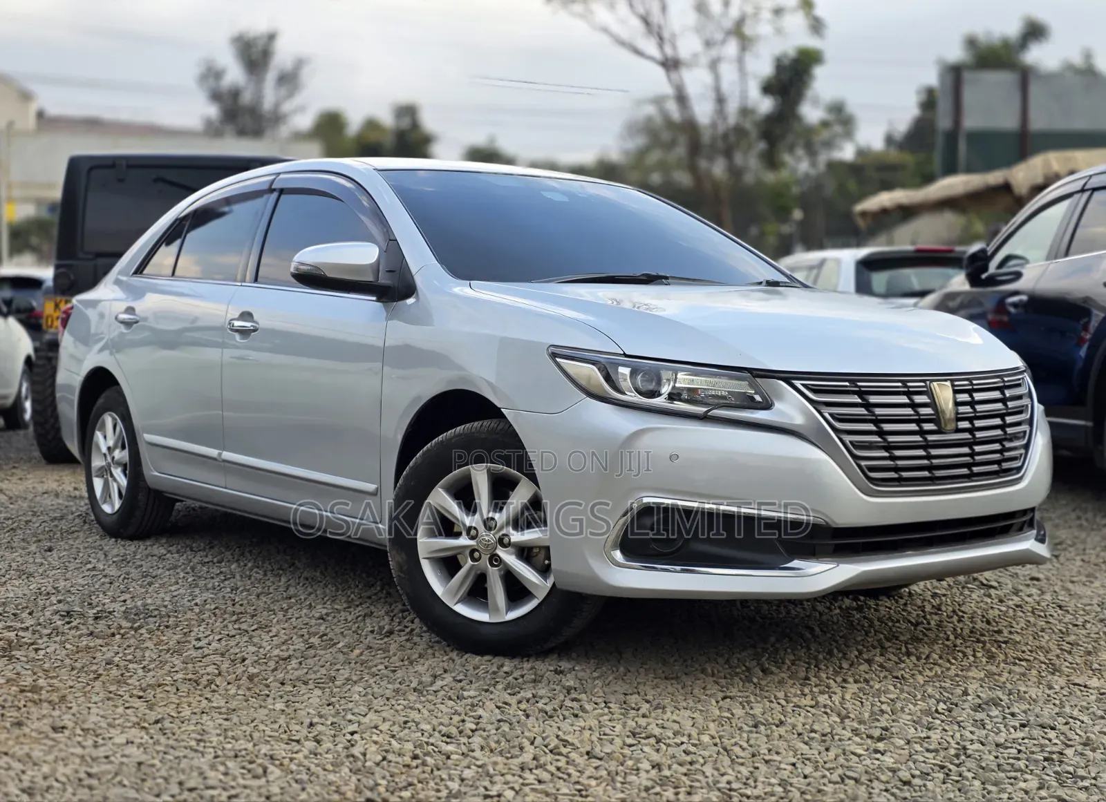 Toyota Premio 2018 Silver