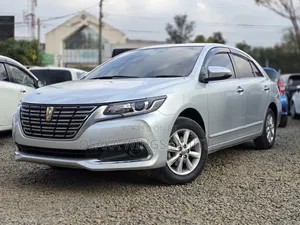 Toyota Premio 2018 Silver