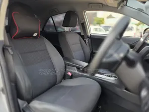 Toyota Premio 2018 Silver