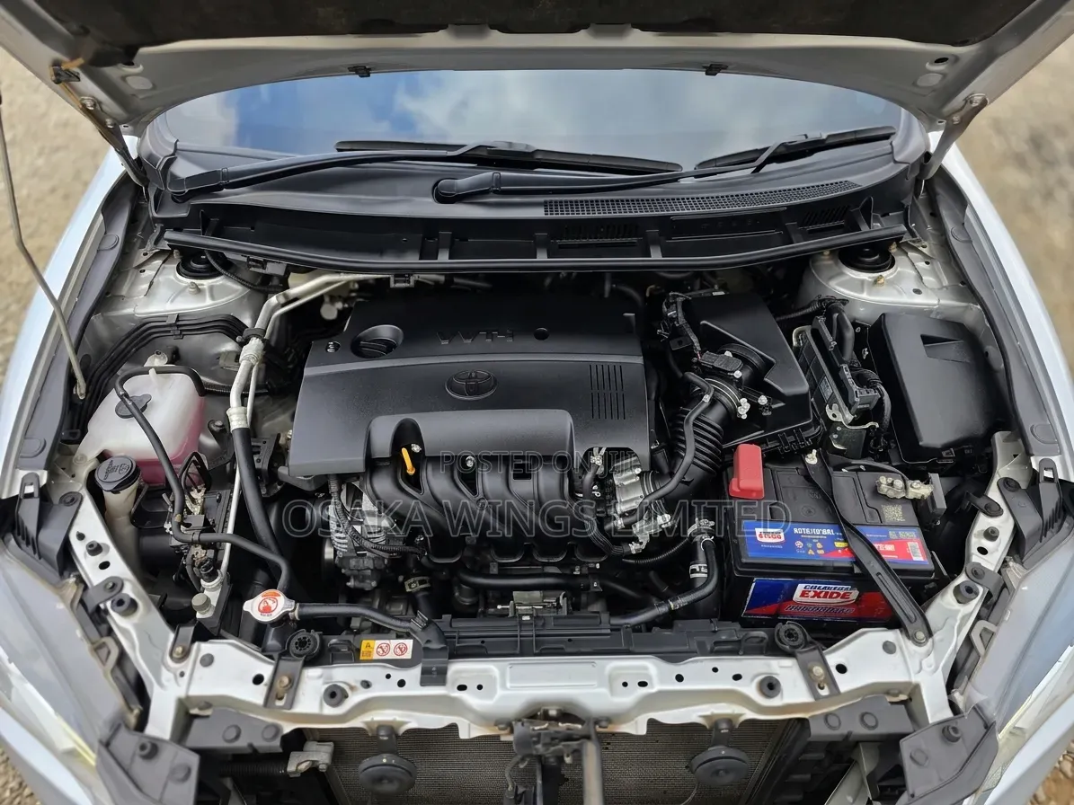 Toyota Premio 2018 Silver