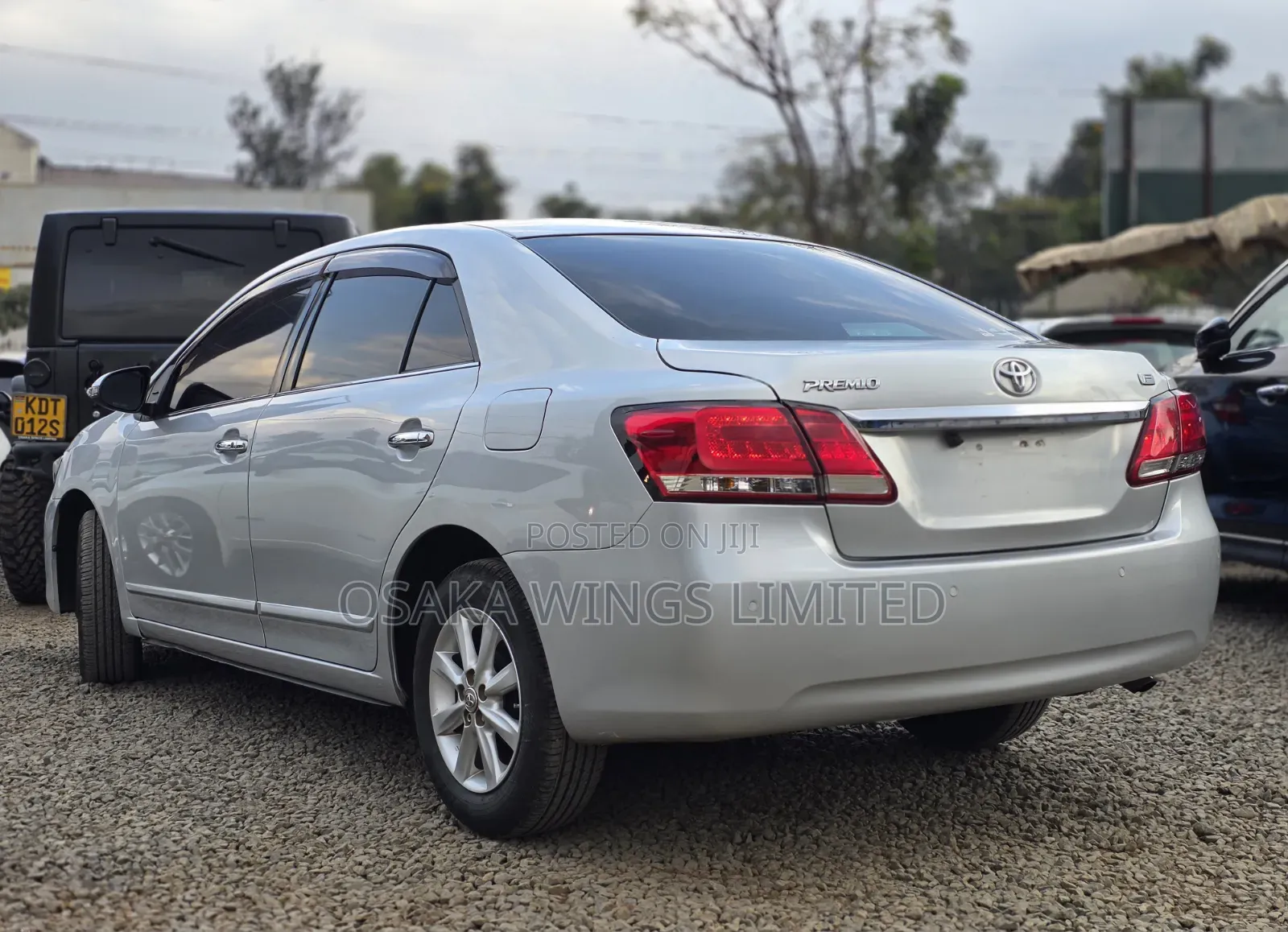 Toyota Premio 2018 Silver