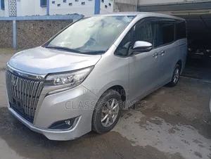 Toyota Esquire 2019 Silver
