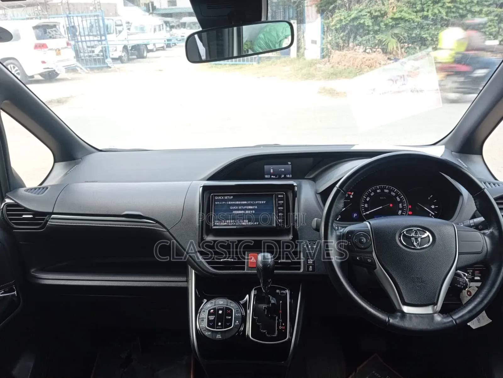 Toyota Esquire 2019 Silver