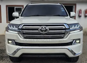 Toyota Land Cruiser 2010 White