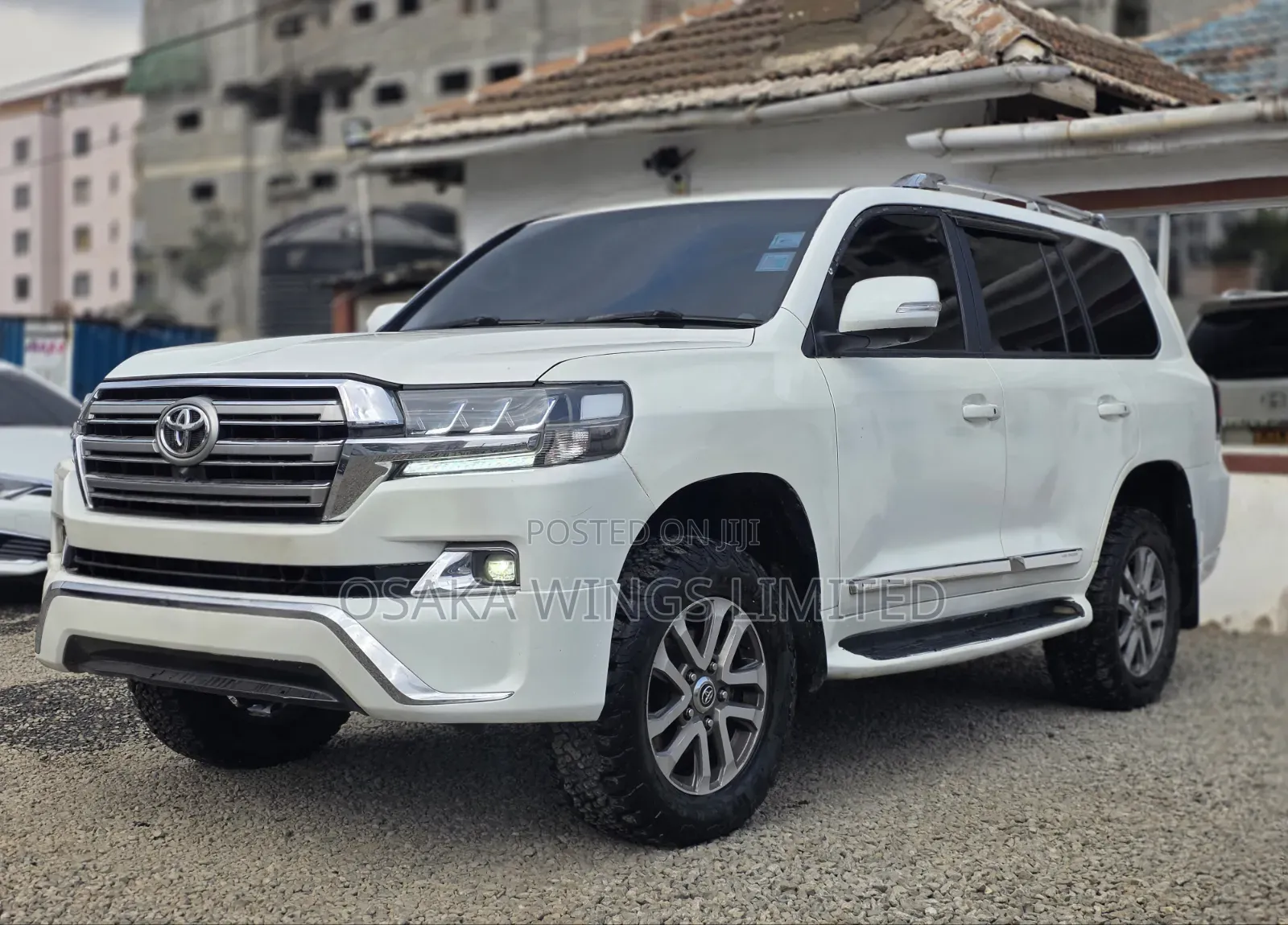 Toyota Land Cruiser 2010 White