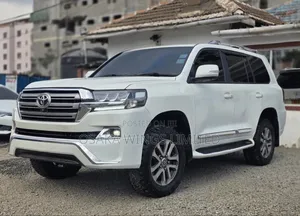 Toyota Land Cruiser 2010 White