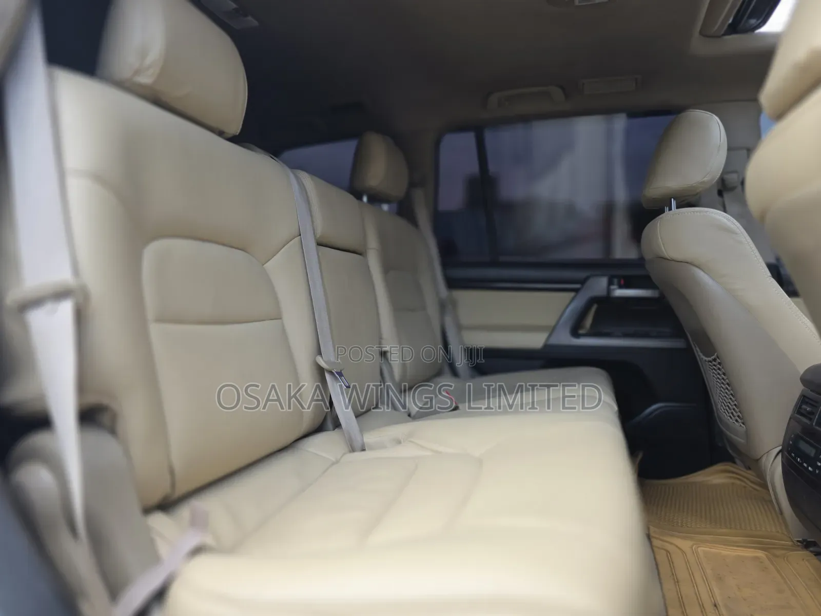 Toyota Land Cruiser 2010 White