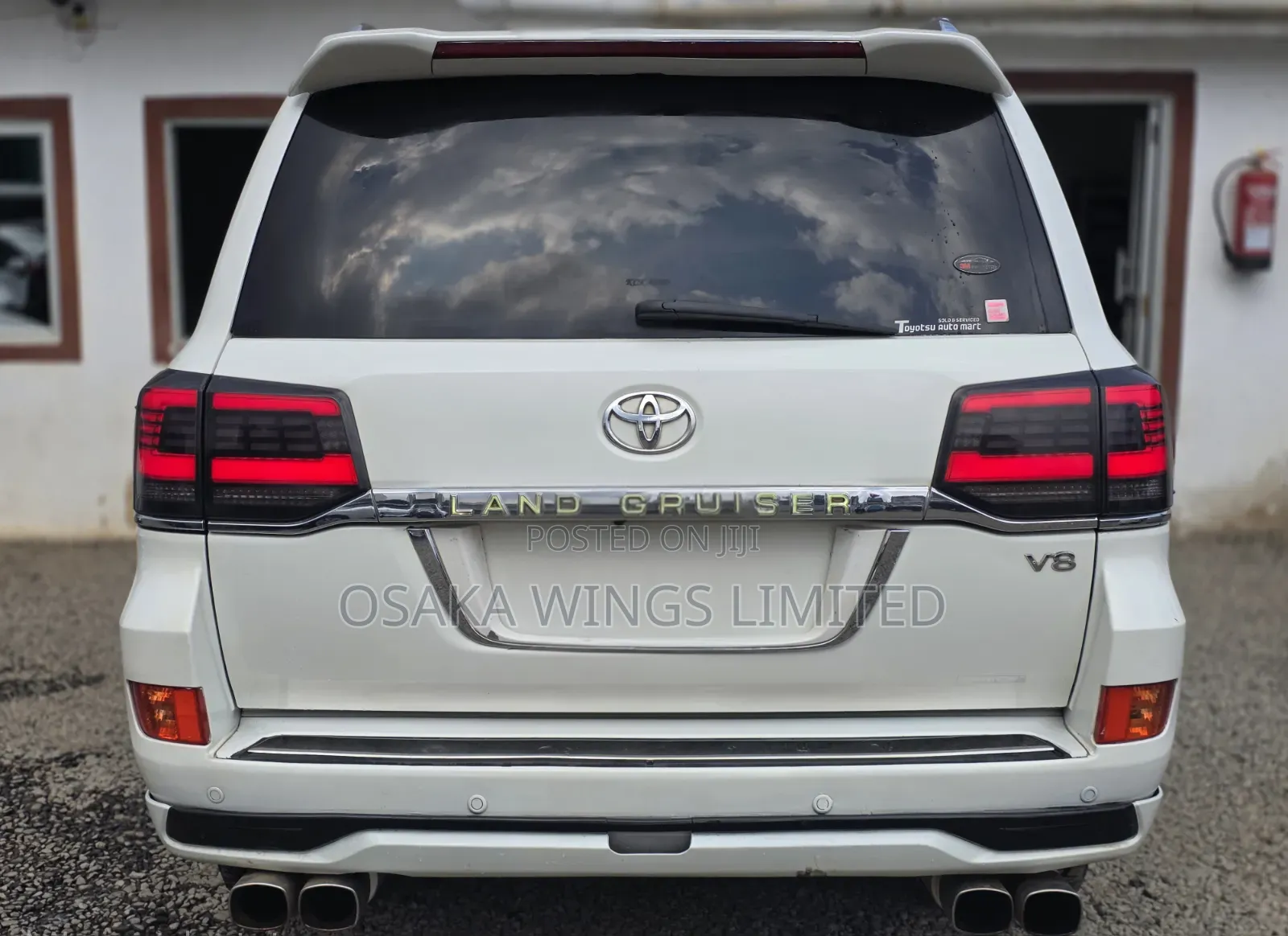 Toyota Land Cruiser 2010 White