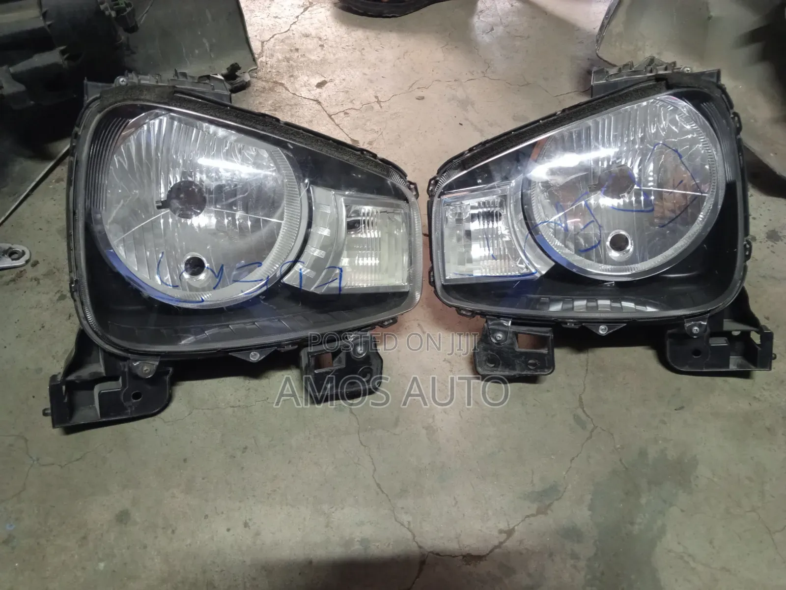 Suzuki Alto 2015 Headlight