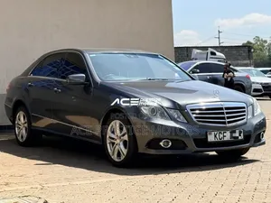 Mercedes-Benz E300 2010 Gray
