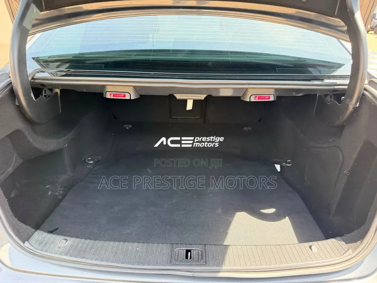Mercedes-Benz E300 2010 Gray