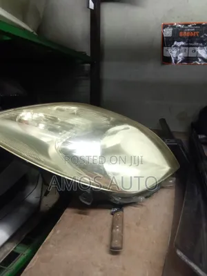Vitz 2005 Headlight Non Xenon