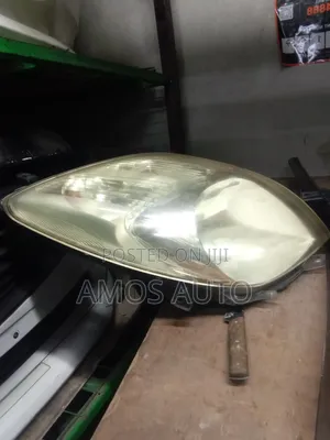 Vitz 2005 Headlight Non Xenon