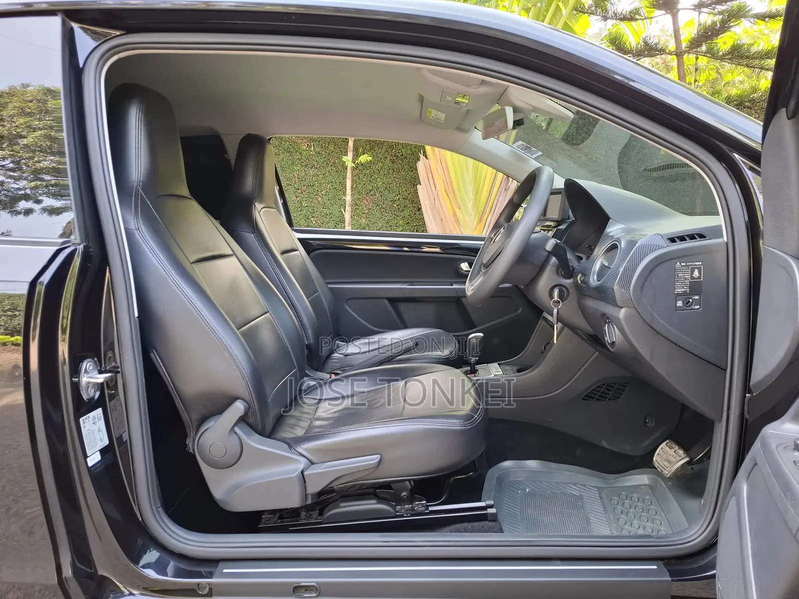Volkswagen Up 2017 Black