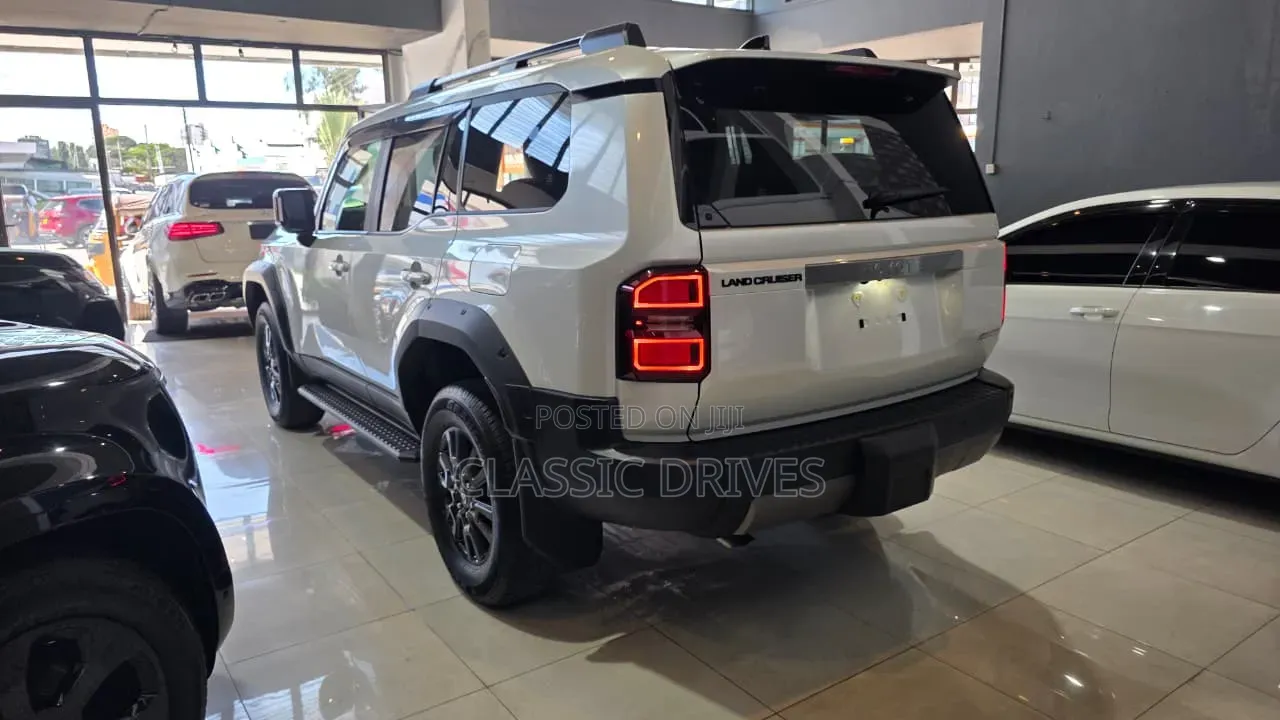 Toyota Land Cruiser Prado 2024 Teal