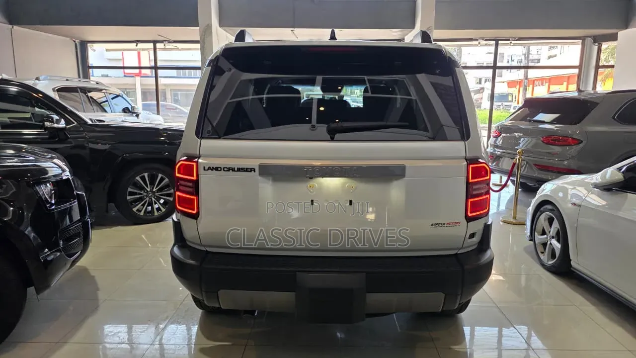 Toyota Land Cruiser Prado 2024 Teal