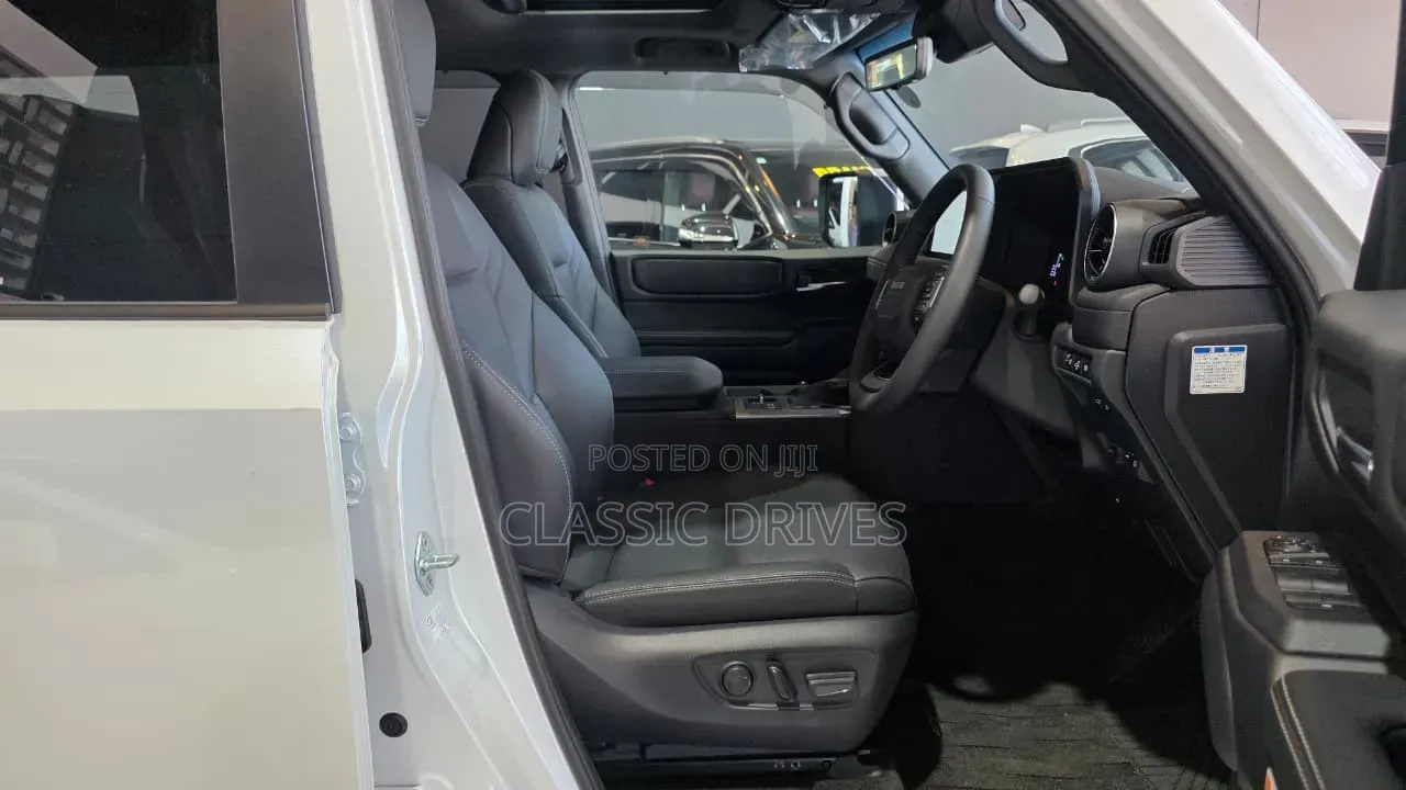 Toyota Land Cruiser Prado 2024 Teal