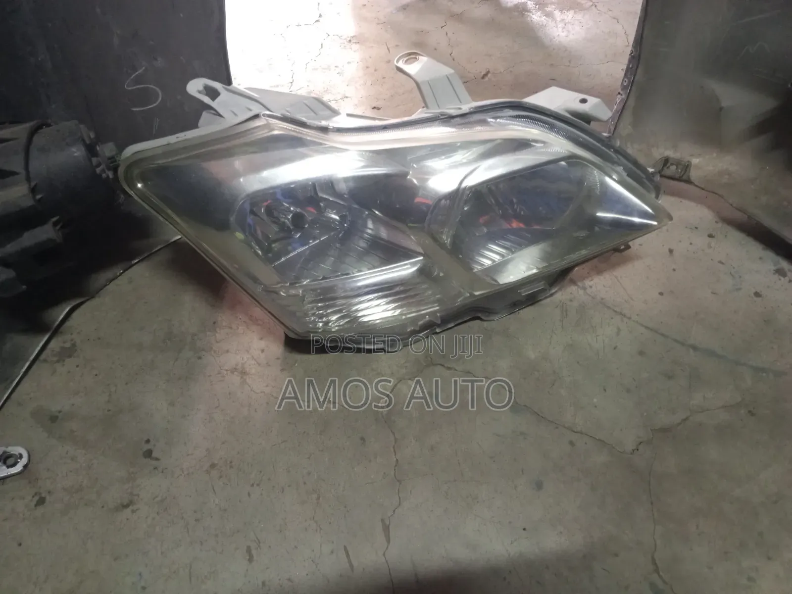Premio 260 Headlight Non Xenon