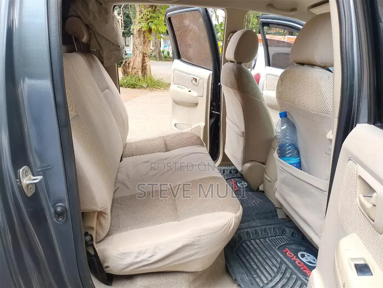 Toyota Hilux 2010 Gray