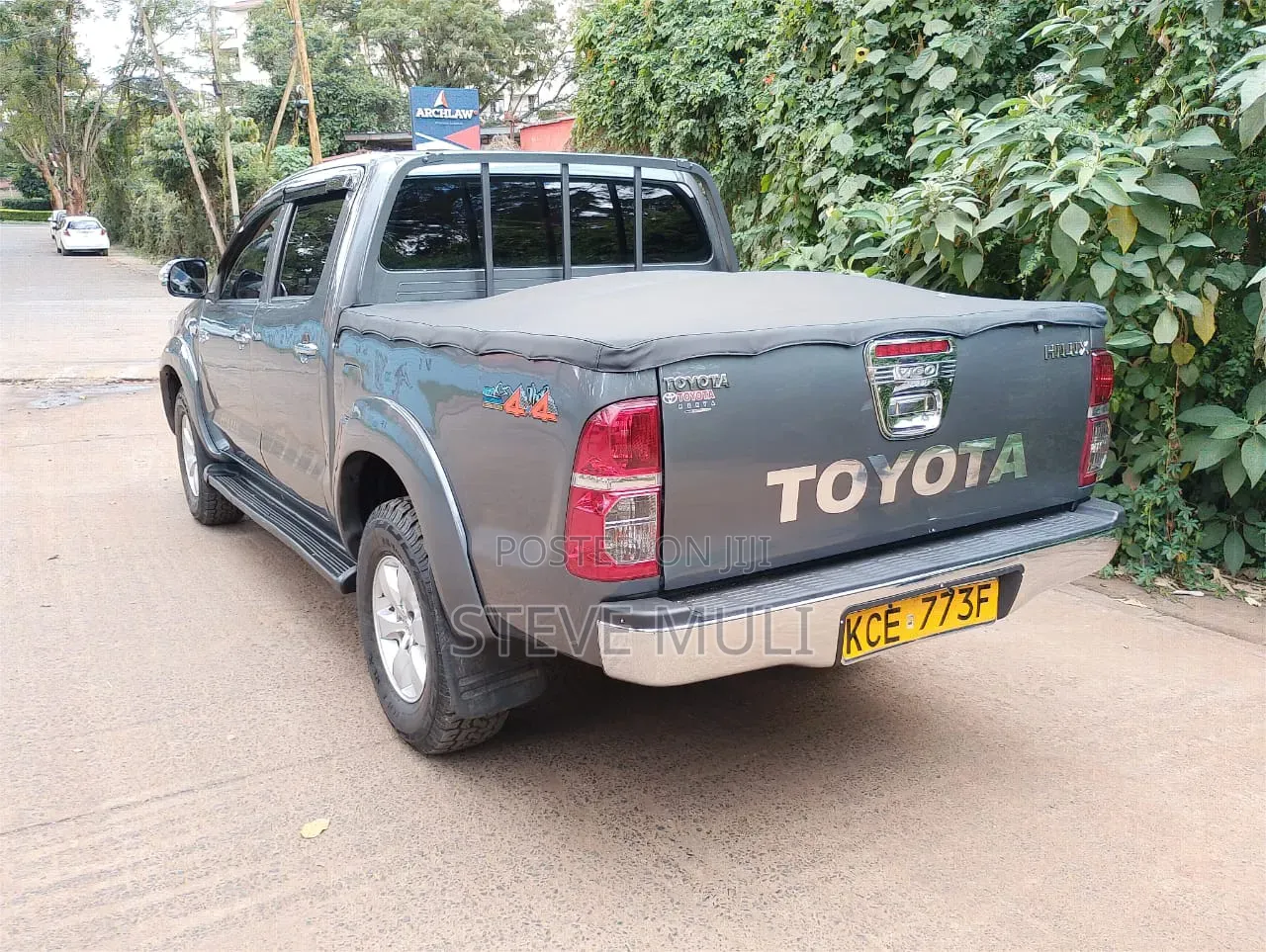 Toyota Hilux 2010 Gray