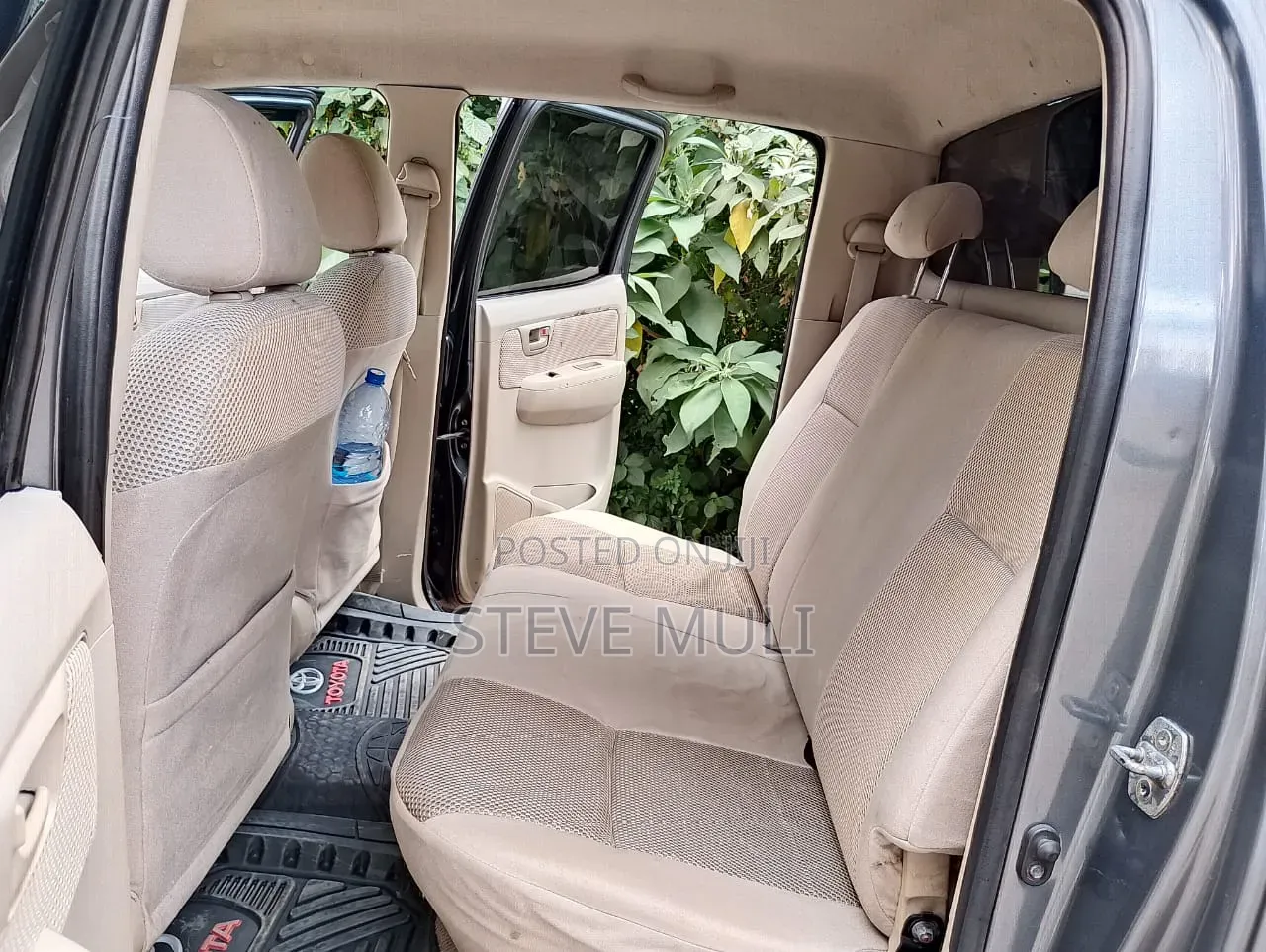 Toyota Hilux 2010 Gray