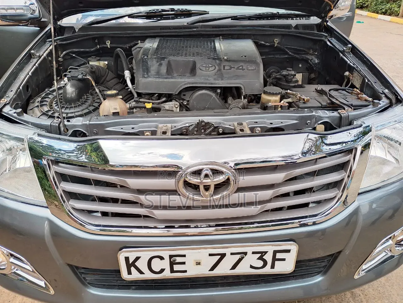 Toyota Hilux 2010 Gray