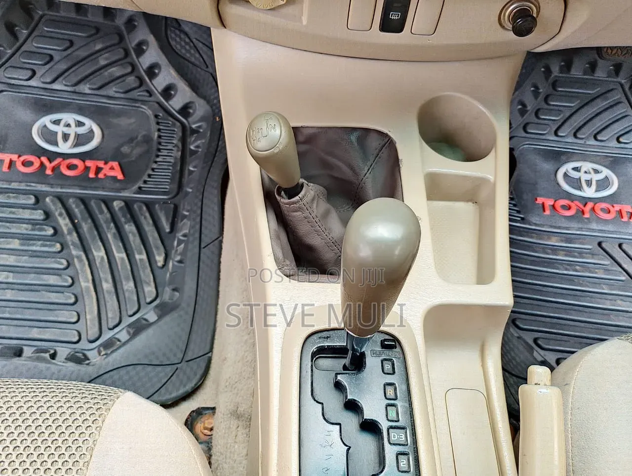 Toyota Hilux 2010 Gray